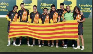 Katalsnska landslagströjor - nästan obeskrivligt fula på ett tidigt 90-talsvis. "Syntiga"