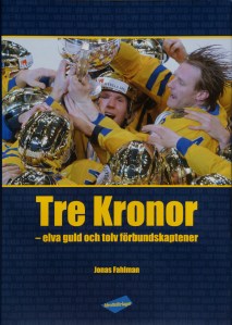 Bra men lite ojämn bok. Den lider av sportbokssyndromet vilket tar sig uttryck i en ängslan av att allt också måst handla om spelare och att formatet är givet på förhand, oavsett innehåll. Annars förstår inte sportboksläsarna att det är en sportbok.  
