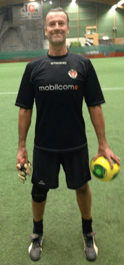 För tillfället klubblös stjärnmålvakt som redan är på plats och tränar, medan resten av MFF-målvakterna "mjukkastar-sig" i Floridas sol...