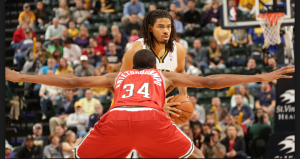 Giannis armar, och händer är förmodligen NBA: största och längsta. Att ha ndessutom är 210 cm, springer som en sprinter och är smidig gör inte potentialen mindre.