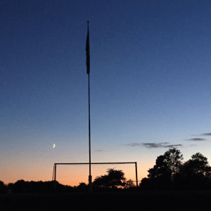 Mitt mål på Impevallen måndagen den 5:e september 2016. Solen på väg att gå ned över planen och grannen, naturreservatet Impan med betande tjurar, får, biologer och en och annan fågelskådare. Fast kanske inte just då, efter vår träning när den svenska fanan hängde slak. 