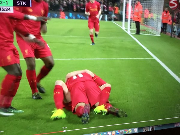jag vet inte om Firmino och Lallana trämat på den här målgesten tidigare men den kändes kanske lite väl avancerad för en barntillåten föreställning. 
